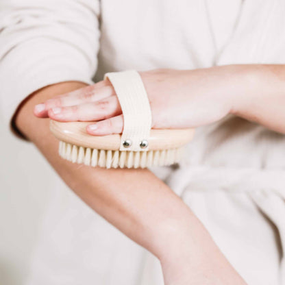 Dry Body Brush | Pretty farm girl | Double Verified Clean | Daily Ritu