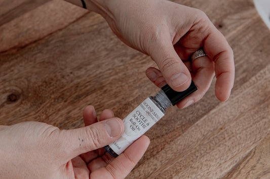 Cycle & Soothe Roll-On - Menstrual Relief Oil | MoonFarma | AI-Verifie